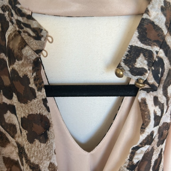 Speechless - Brown and Cream Leopard Dress
Size L - Picture 3 of 4
